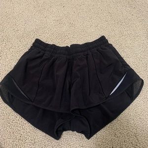 Lululemon Hotty Hot Shorts 2.5 inch